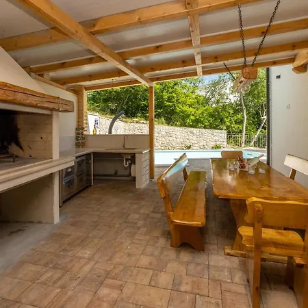 Antani With Heated Pool, Sauna & Jacuzzi Villa