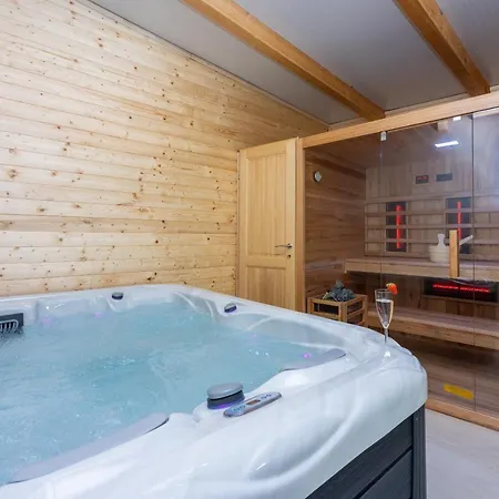 Villa Antani With Heated Pool, Sauna & Jacuzzi *