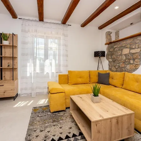 Antani With Heated Pool, Sauna & Jacuzzi *